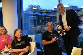 Impressionen Gewinn- und Spendenübergabe 24-Stunden-Schwimmen 2026 : Bild 15