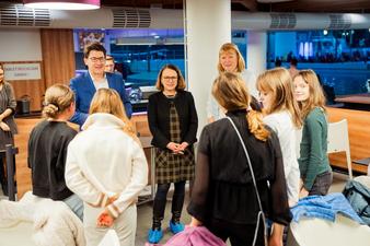 Impressionen Gewinn- und Spendenübergabe 24-Stunden-Schwimmen : Bild 1