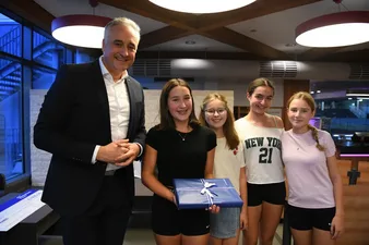 Impressionen Gewinn- und Spendenübergabe 24-Stunden-Schwimmen 2026 : Bild 21
