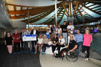 Impressionen Gewinn- und Spendenübergabe 24-Stunden-Schwimmen 2026 : Bild 17